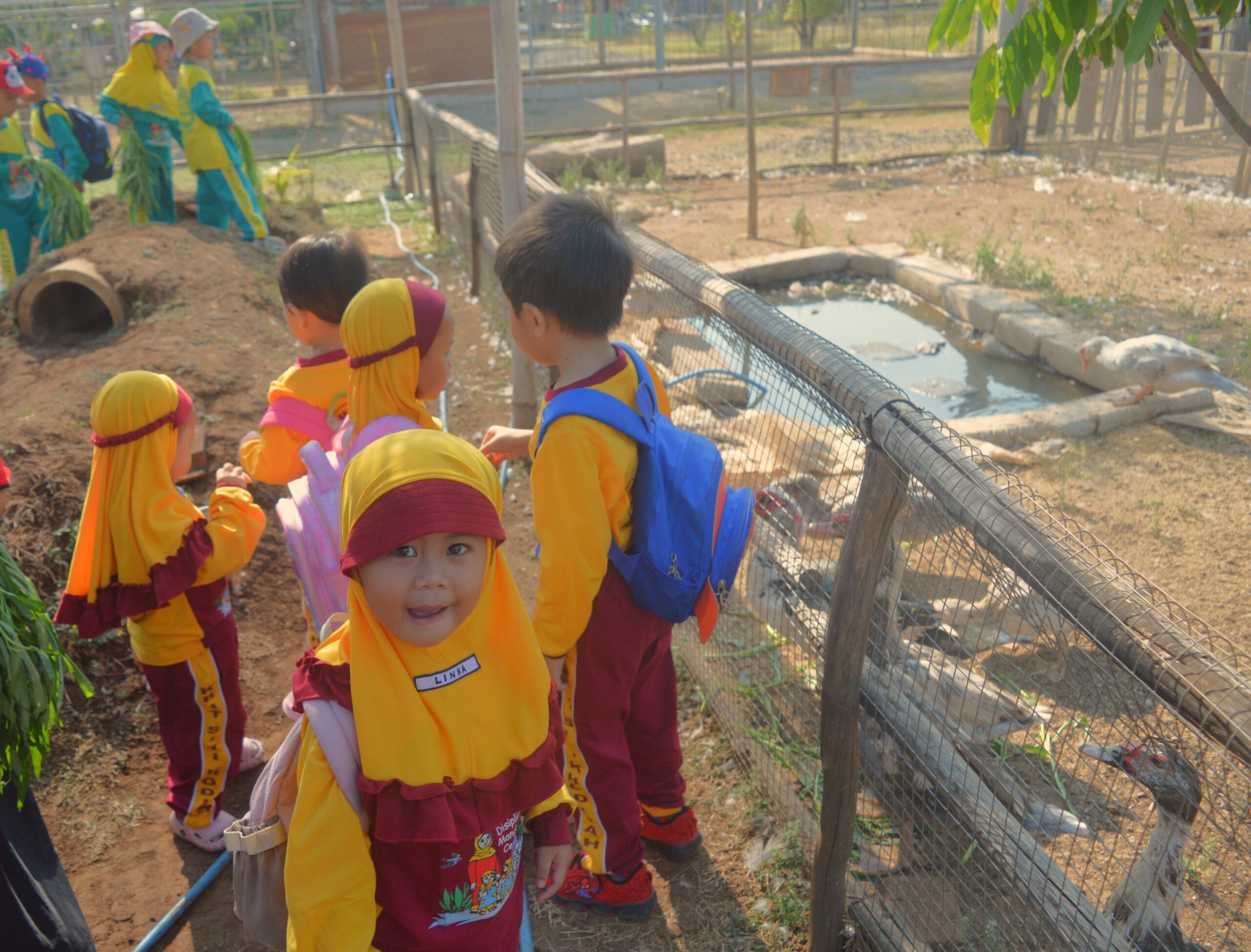 Serunya Outing Class RA-KBIT Siti Khodijah di Sabin Garden